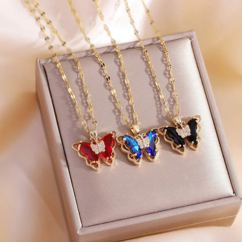 "GlideAura Butterfly Necklace – Sparkling Zircon Pendant on Luxe Clavicle Chain"