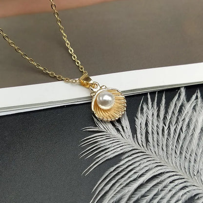 Seabloom Pearl Charm Necklace – Coastal Shell-Inspired Summer Layer