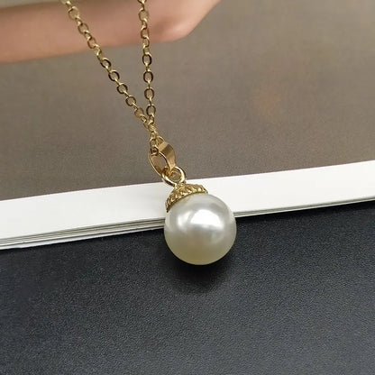 Seabloom Pearl Charm Necklace – Coastal Shell-Inspired Summer Layer