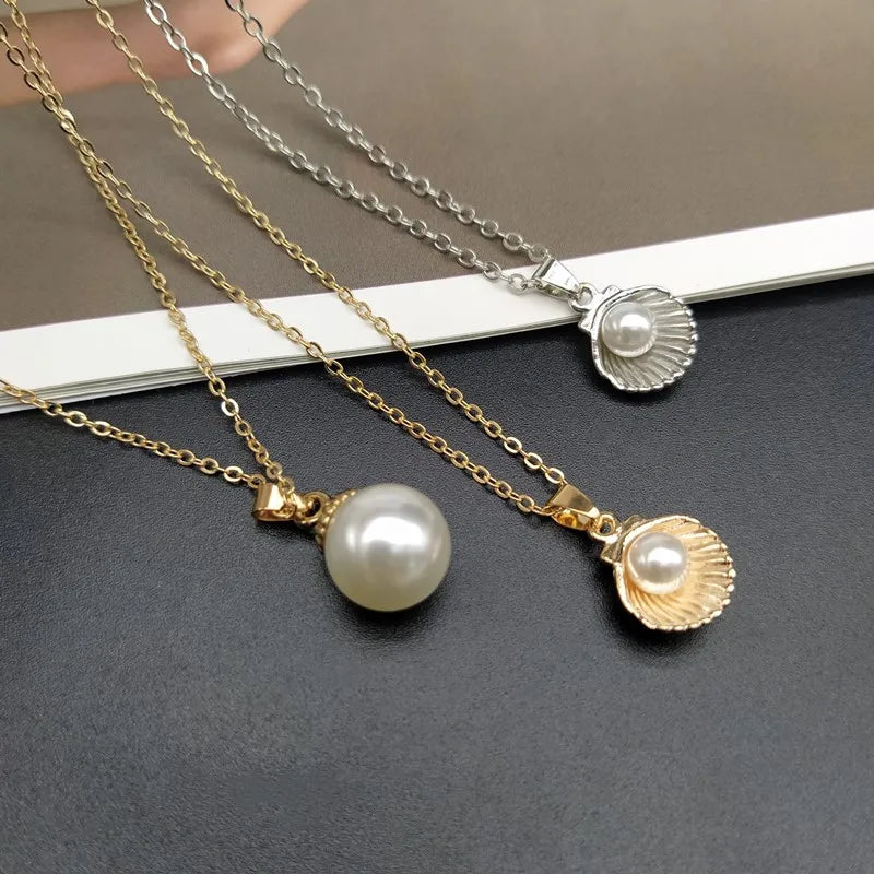 Seabloom Pearl Charm Necklace – Coastal Shell-Inspired Summer Layer