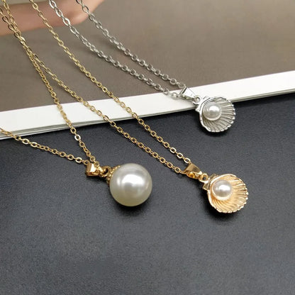 Seabloom Pearl Charm Necklace – Coastal Shell-Inspired Summer Layer